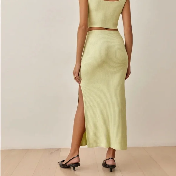 Size M | NWT Reformation Chantilly Skirt - Picture 3 of 7